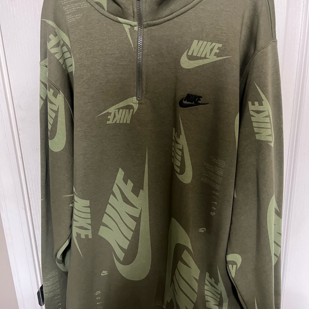 Nike Men's Green Zip-Up Sweater - Picture 2 of 6